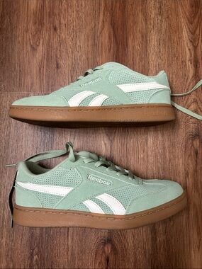 Reebok Seafoam Green Tennis Shoes 8.5 8 1/2 Excellent
